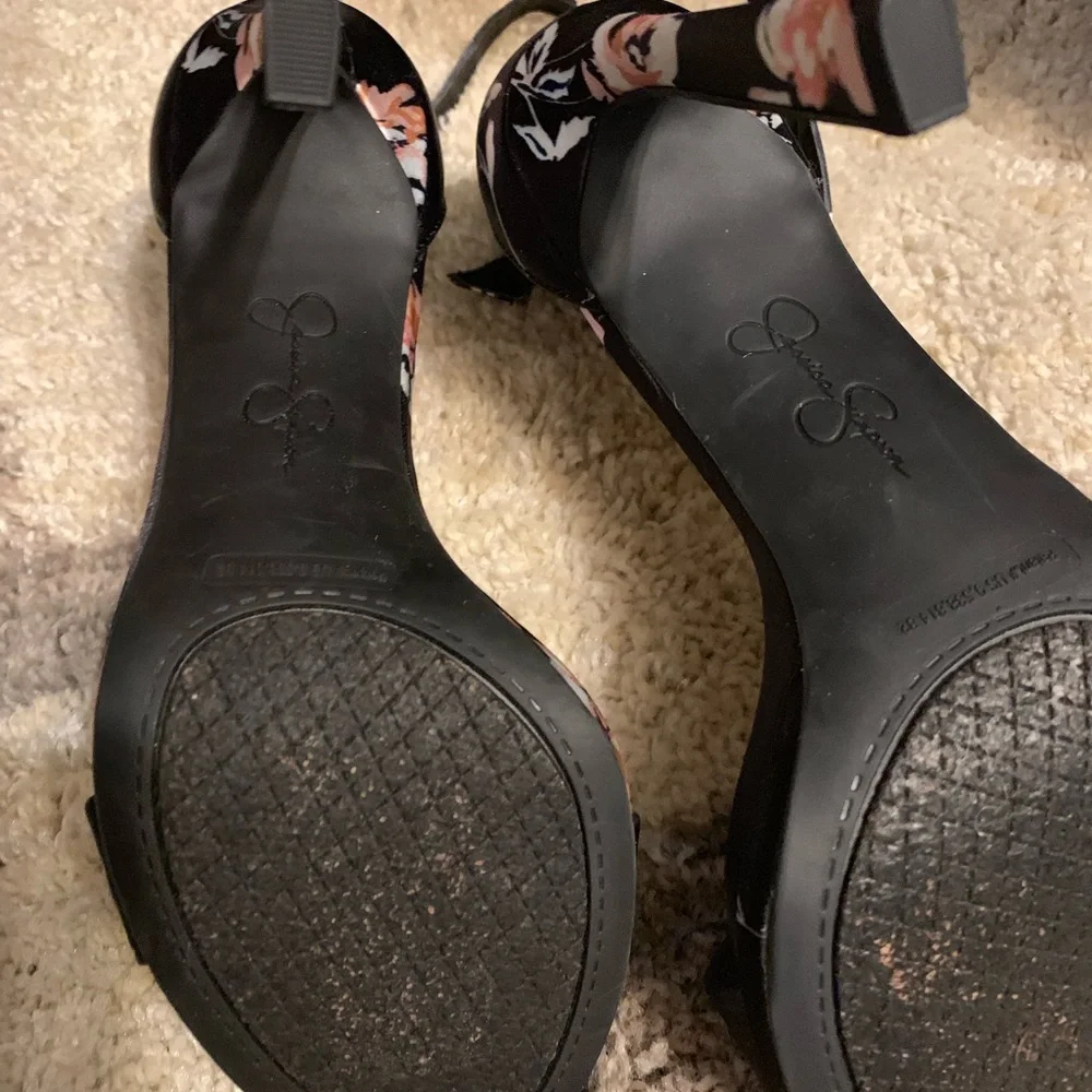 Jessica Simpson Heels - Picture 4 of 4